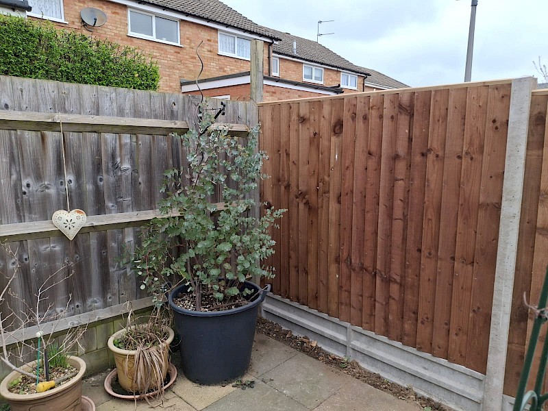 Concrete & Close Board Panel Fence Installation in Leighton Buzzard