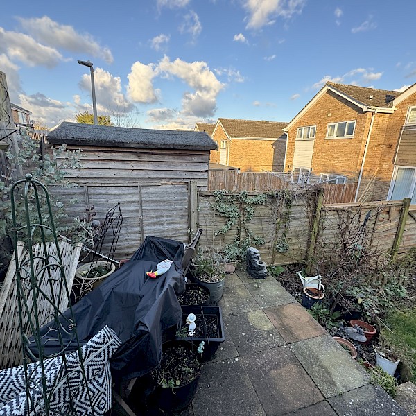 Concrete & Close Board Panel Fence Installation in Leighton Buzzard