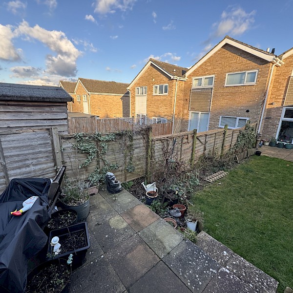 Concrete & Close Board Panel Fence Installation in Leighton Buzzard